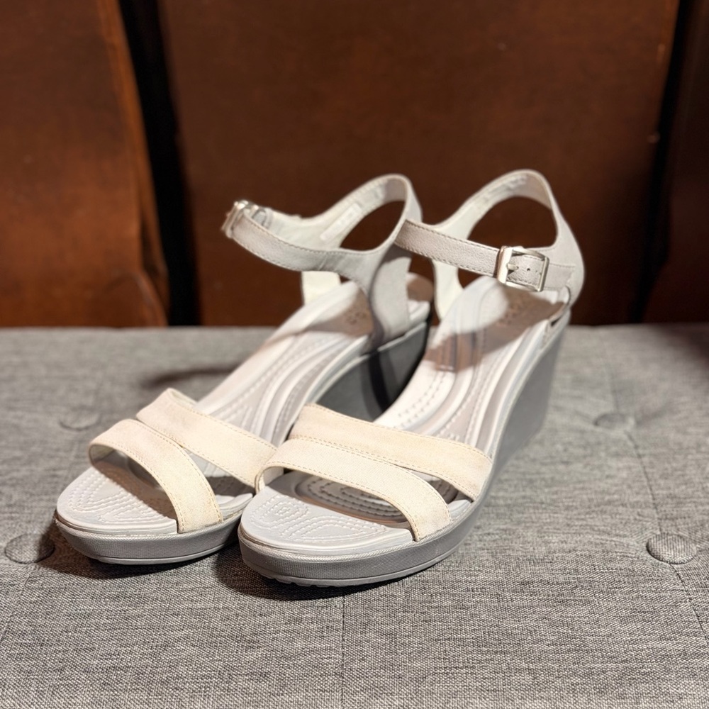 CROCS Women's gray Ankle-Strap Wedge Sandals - Picture 7 of 7